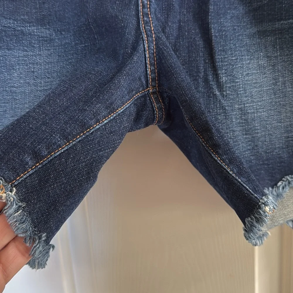 Lucky Brand Dark Blue Frayed Leg Abbey 6” Short Everyday Comfort Summer Size 14